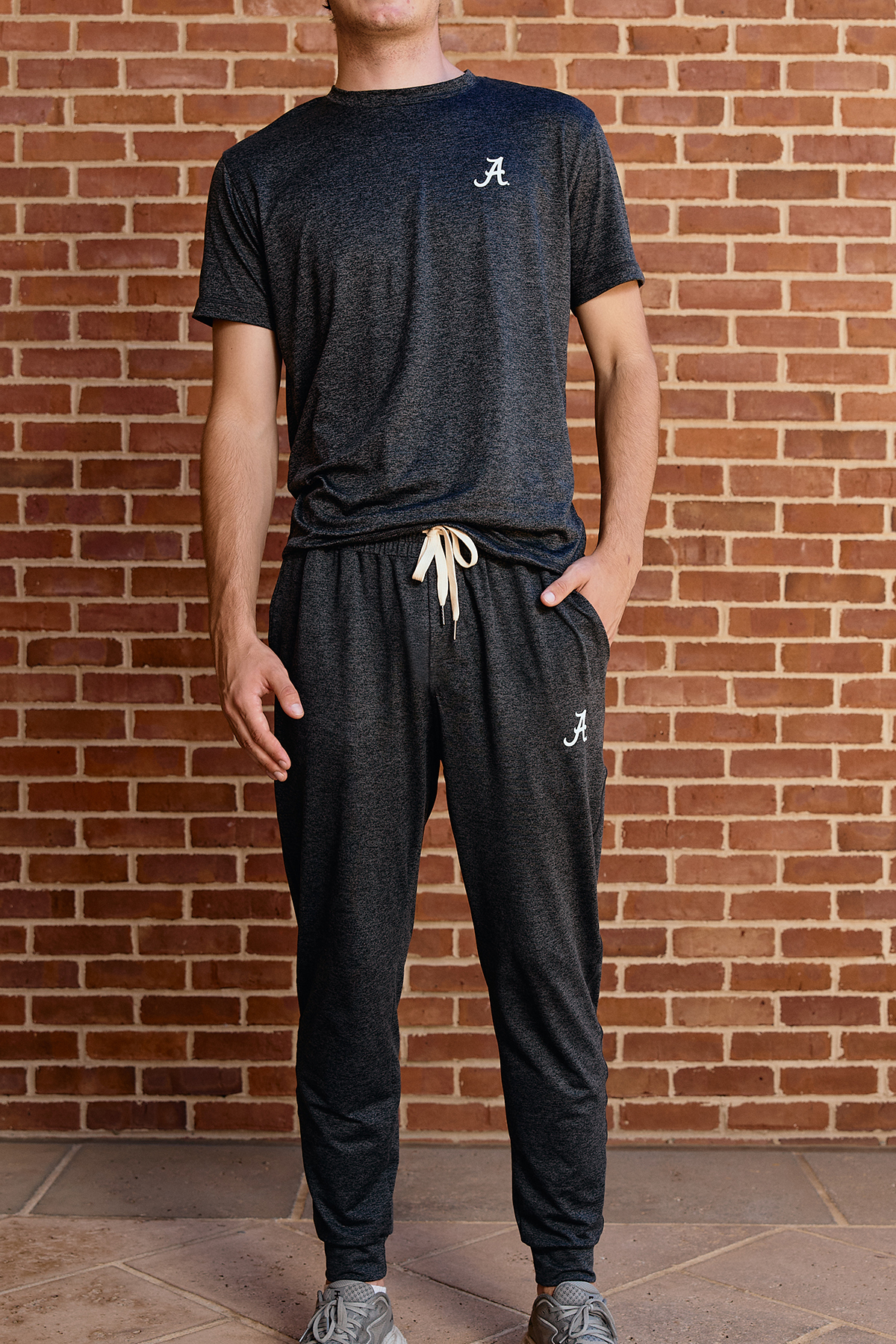 Logo ReLux Jogger Mens in Charcoal