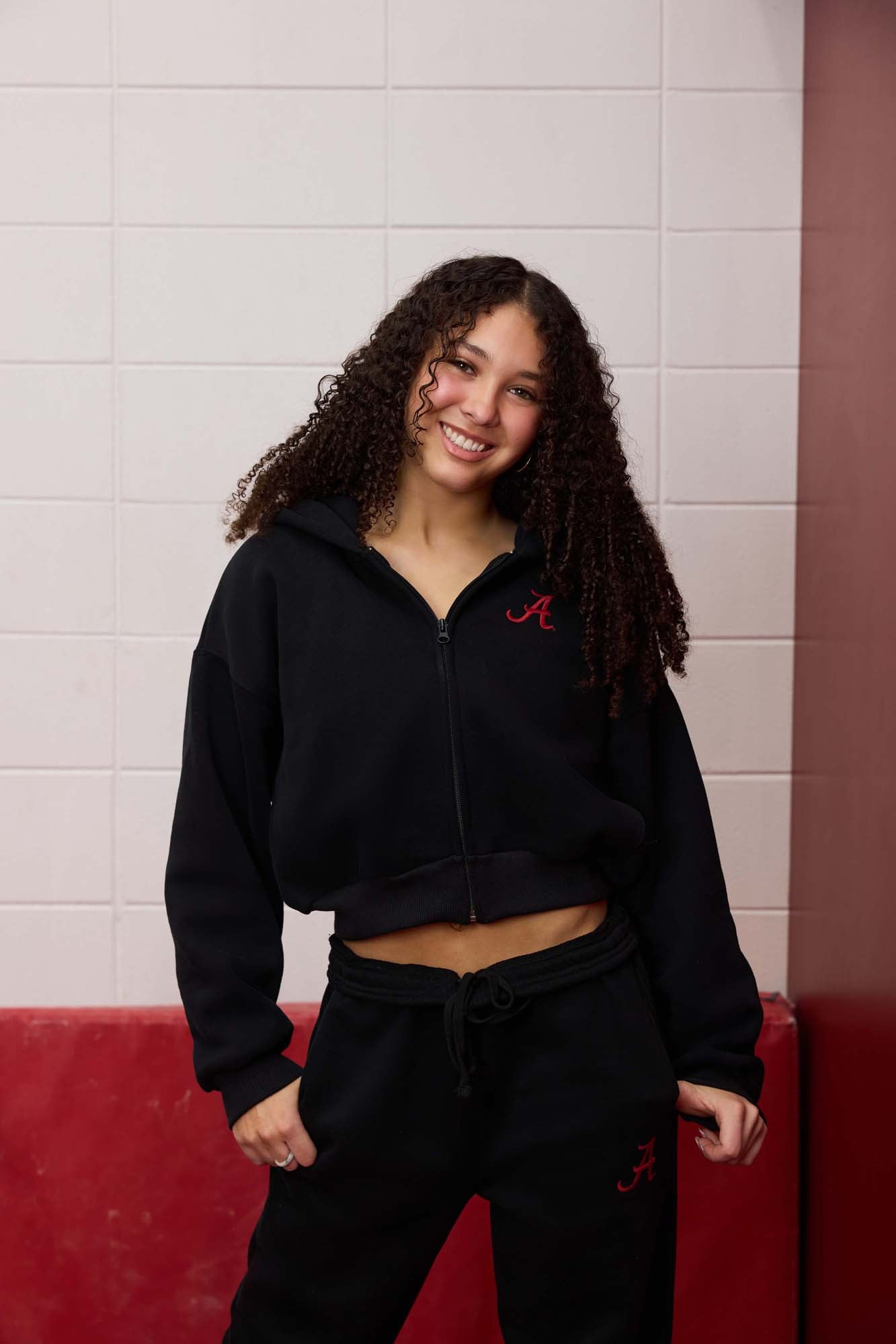 Logo Sueded Fleece Cropped Hoodie in Black