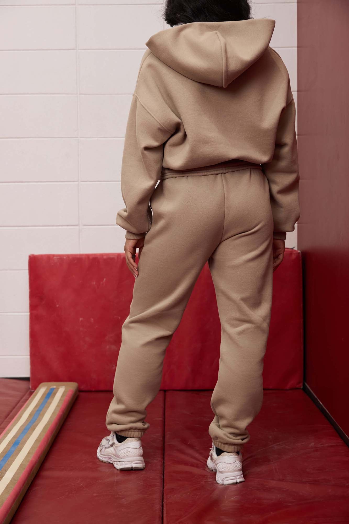 Logo Sueded Fleece Jogger in Desert Khaki